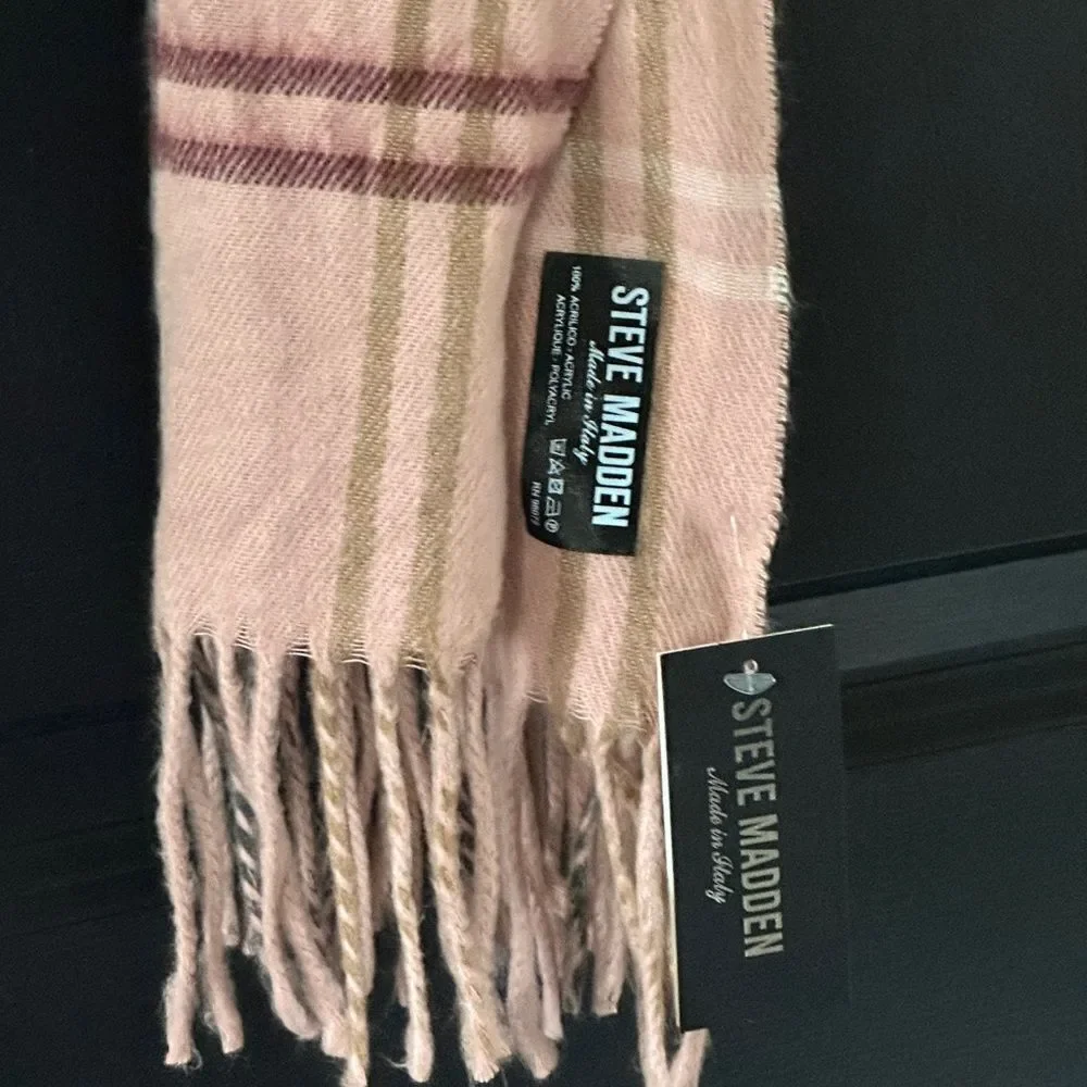 NWT Steve Madden Rose Colored Plaid Scarf Made in Italy